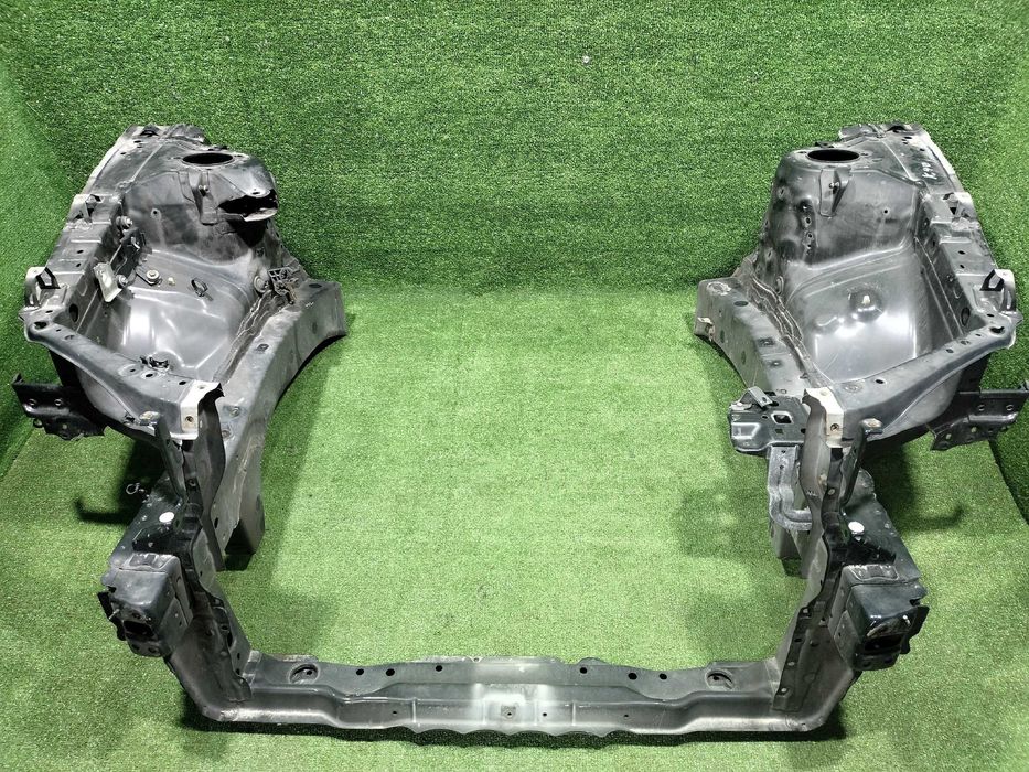 Продам Оригинальный ланжерон со стаканом от Toyota camry 40 / 45