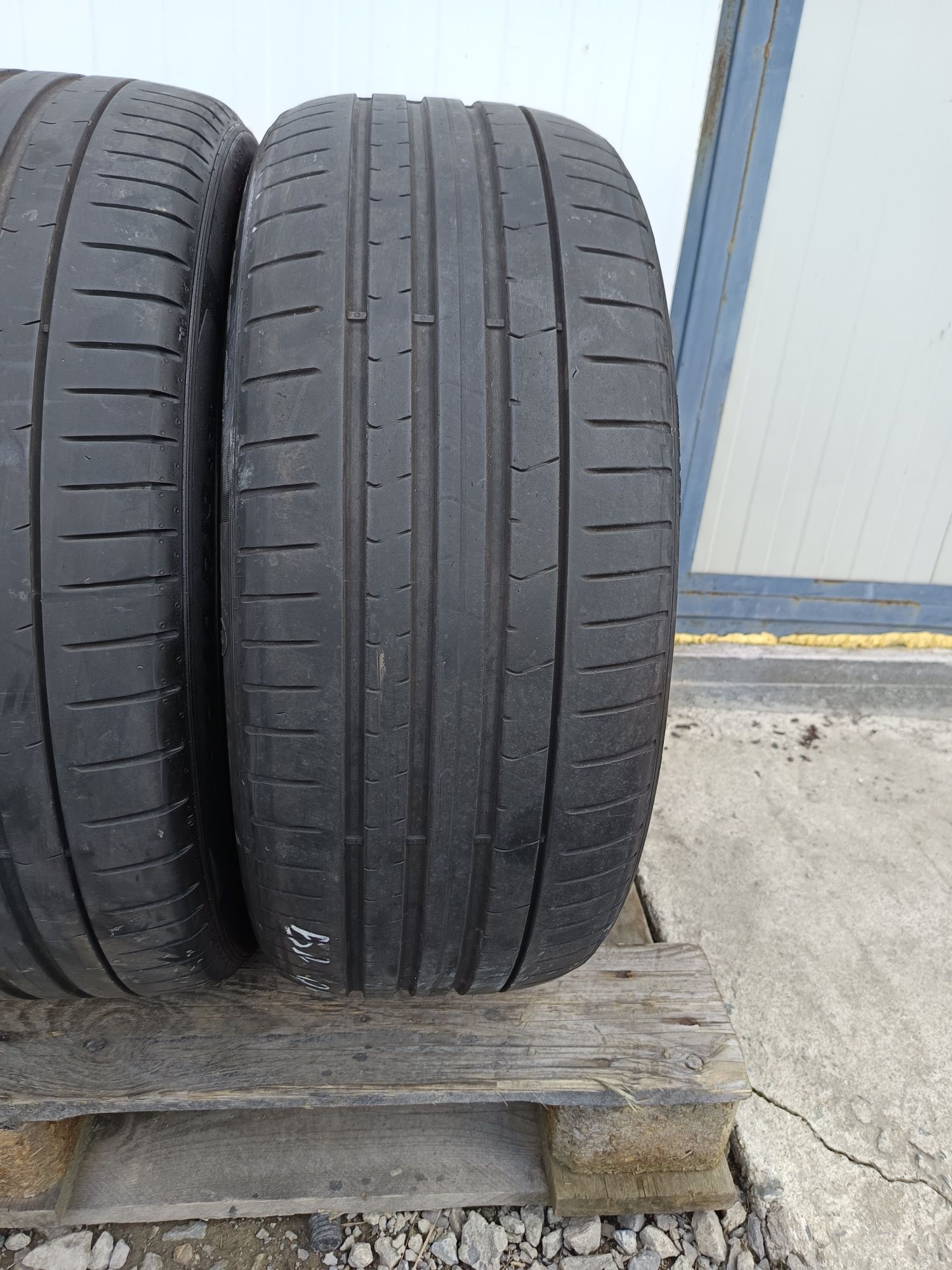 225 40 R 19 93 Y PIRELLI Дот 3318