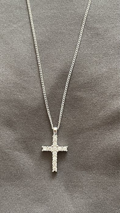 Colier cu cruciulita si pietre zirconia