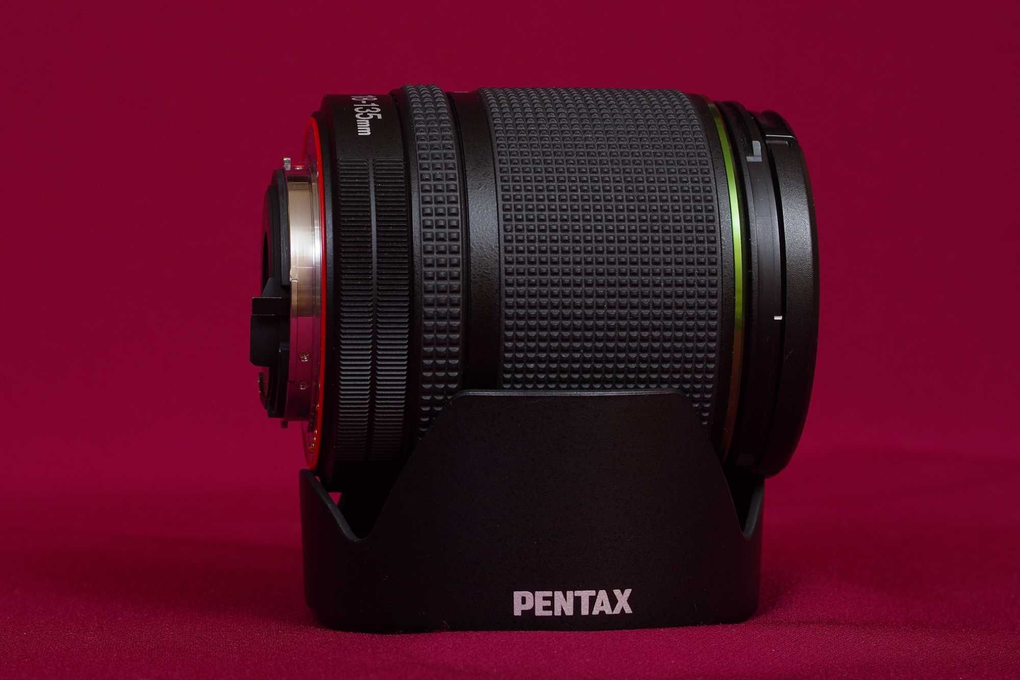 Продавам обектив Pentax 18-135mm WR в отлично състояние