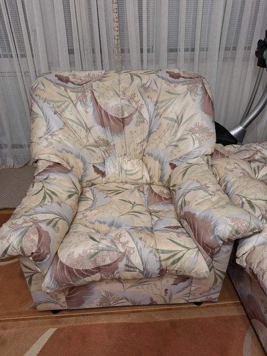 Холова гарнитура диван 3-ка с 2 фотьойла и 1 табуретка