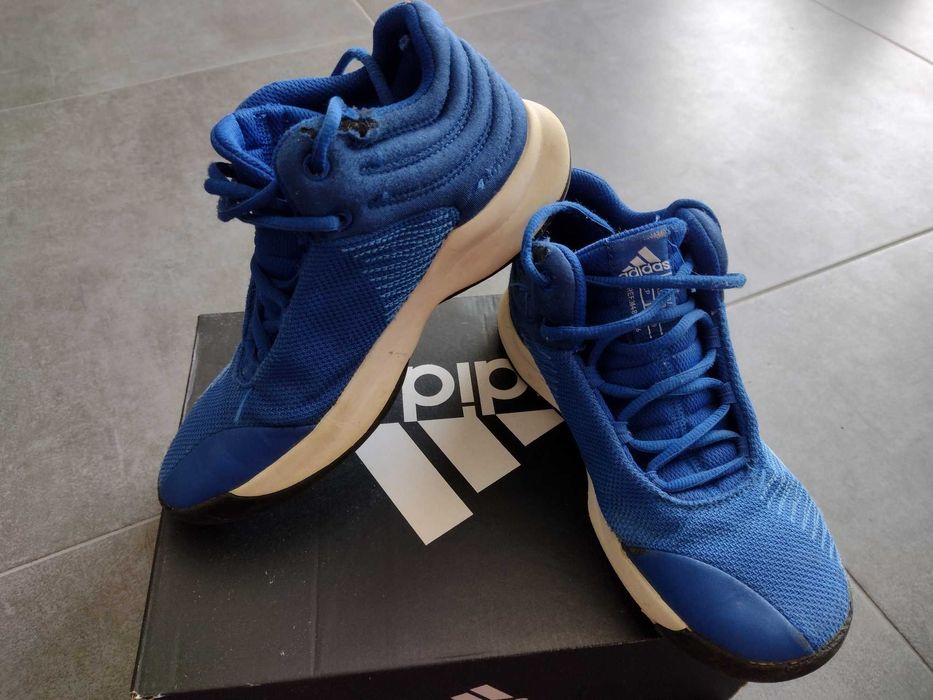 Обувки  Adidas няколко вида