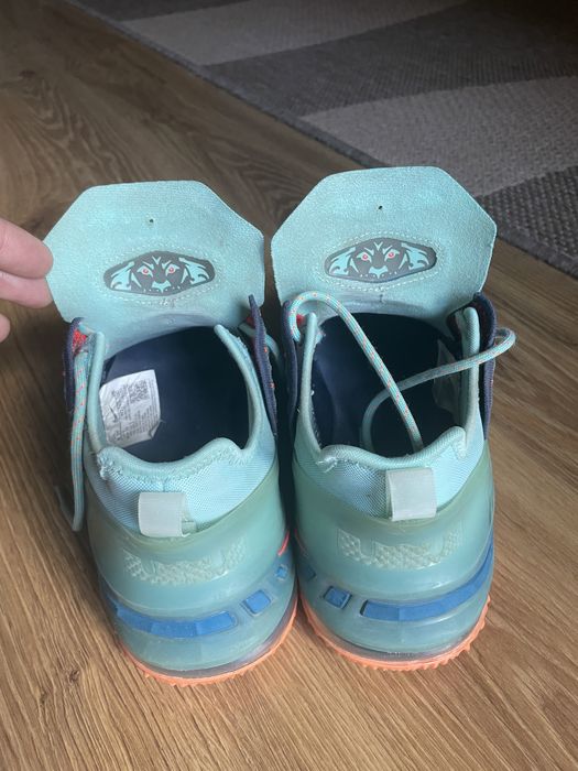 Баскетболни обувки Nike Lebron James 18