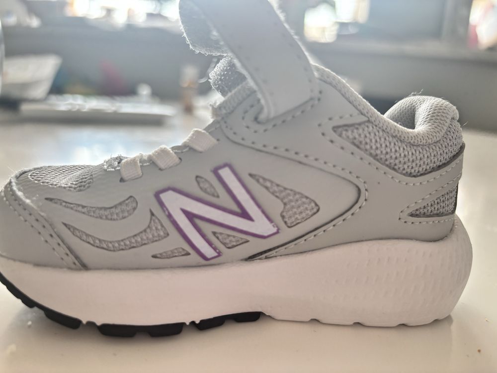 Бебешки маратонки NewBalance