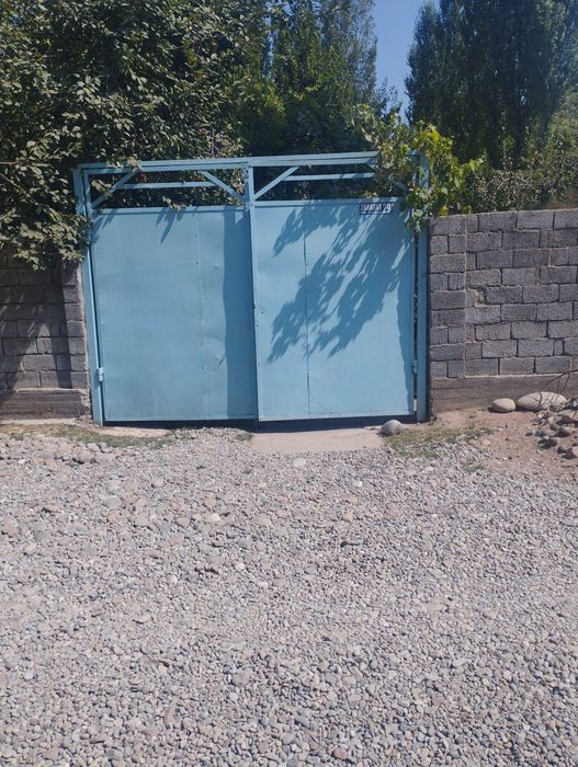 Тошкент вил бостонлик үи сотилади хужати бор 11 сотых газ свет су бор