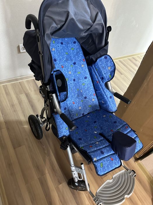 Коляска для детей с ограниченными возможностями