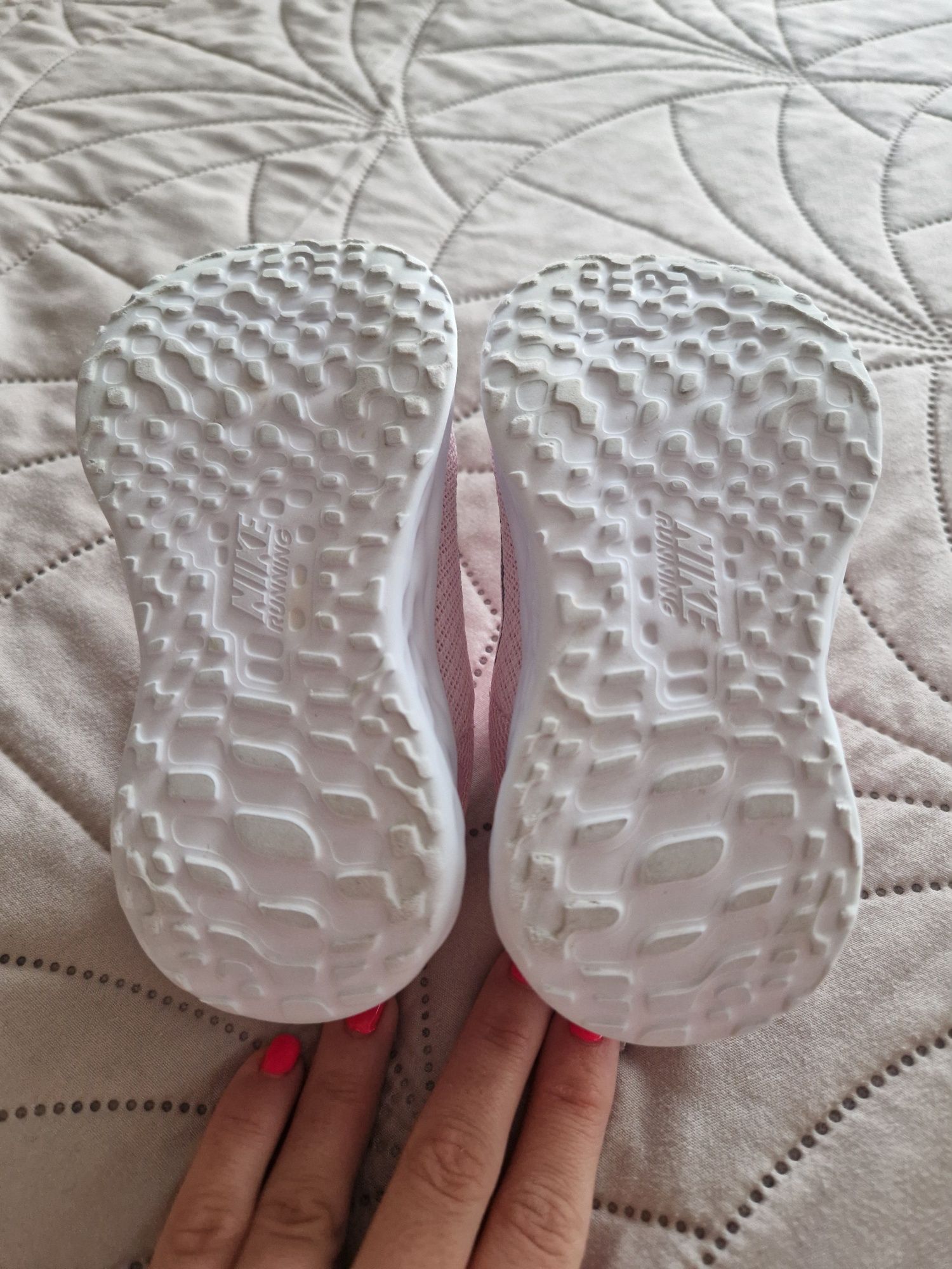 Детски сникърси Nike Revolution 6
