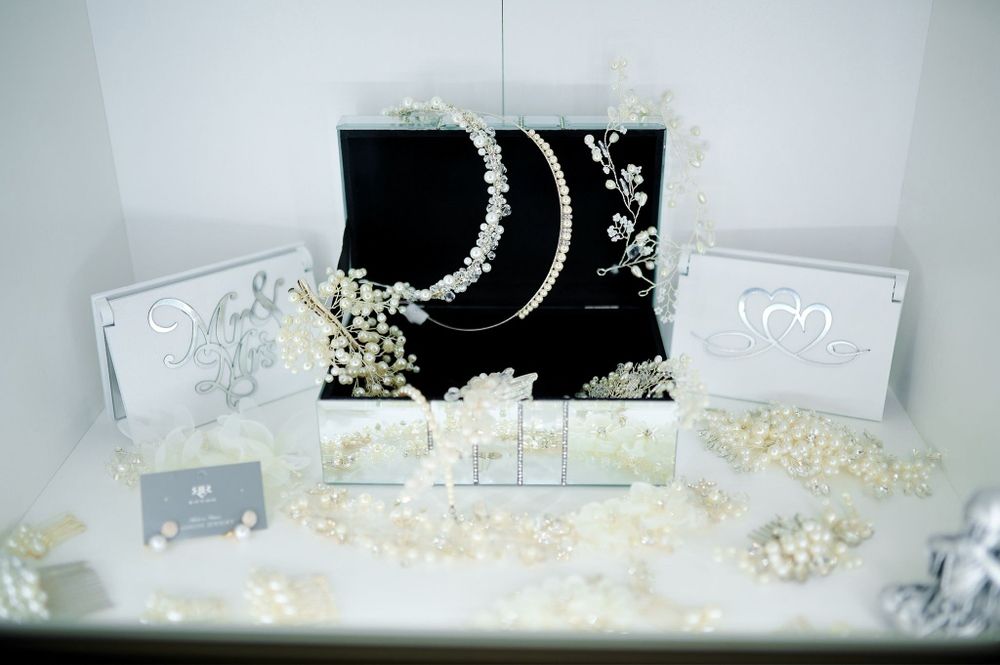 Vând afacere rochii mireasă