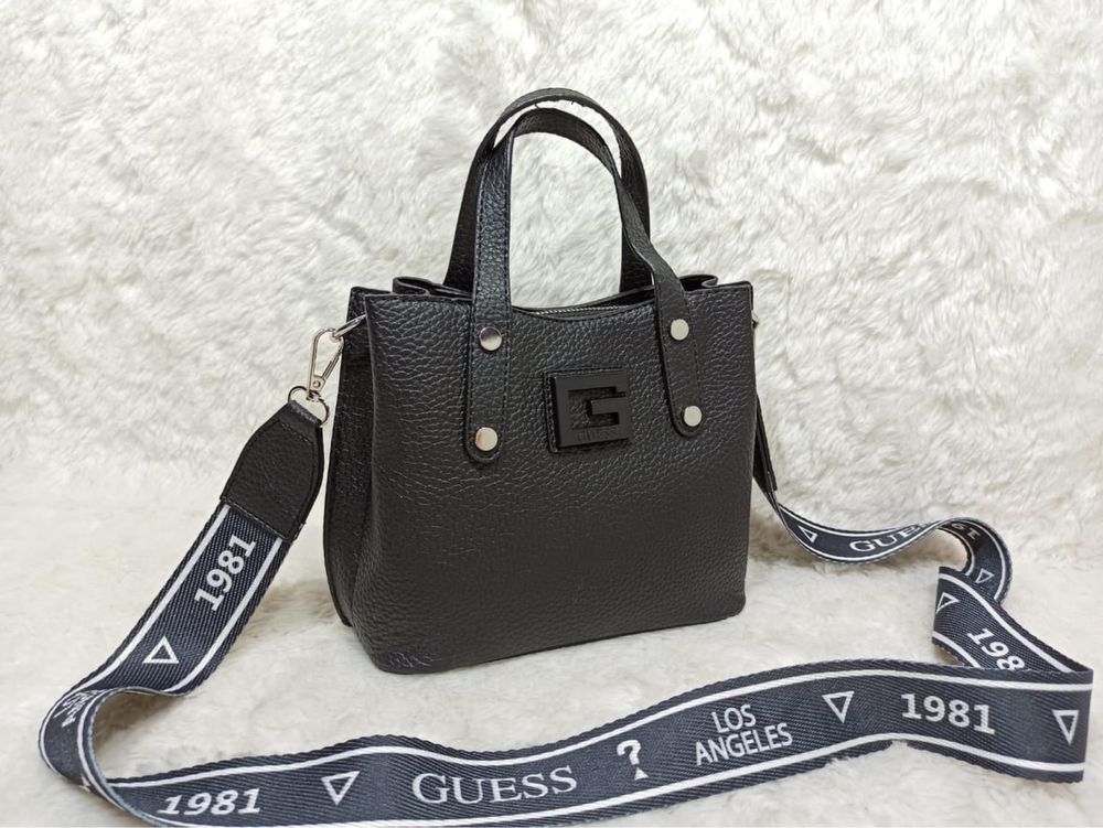 Дамски чанти guess