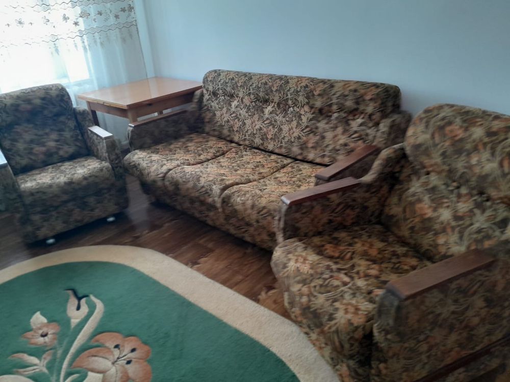 Продается диван и два кресла (тройка)