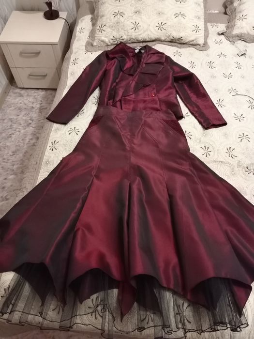 Продам женский  костюм