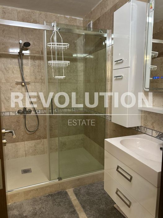 Дава се под наем Тристаен апартамент в Варна, ВИНС - 106 кв.м за 1250 € - Снимка #10