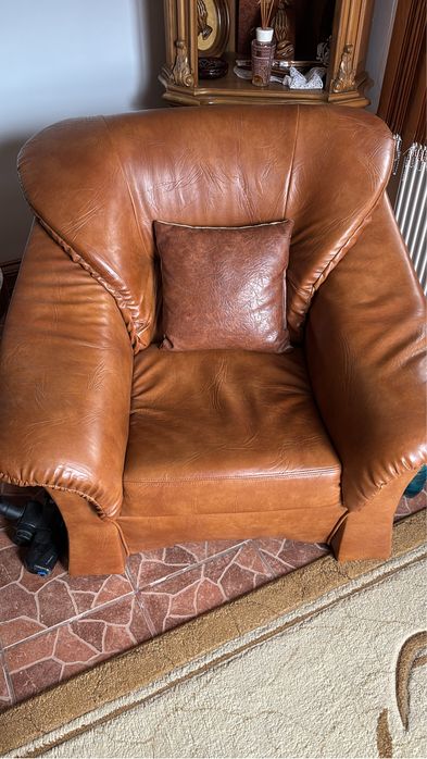 Două fotolii Maro deschis