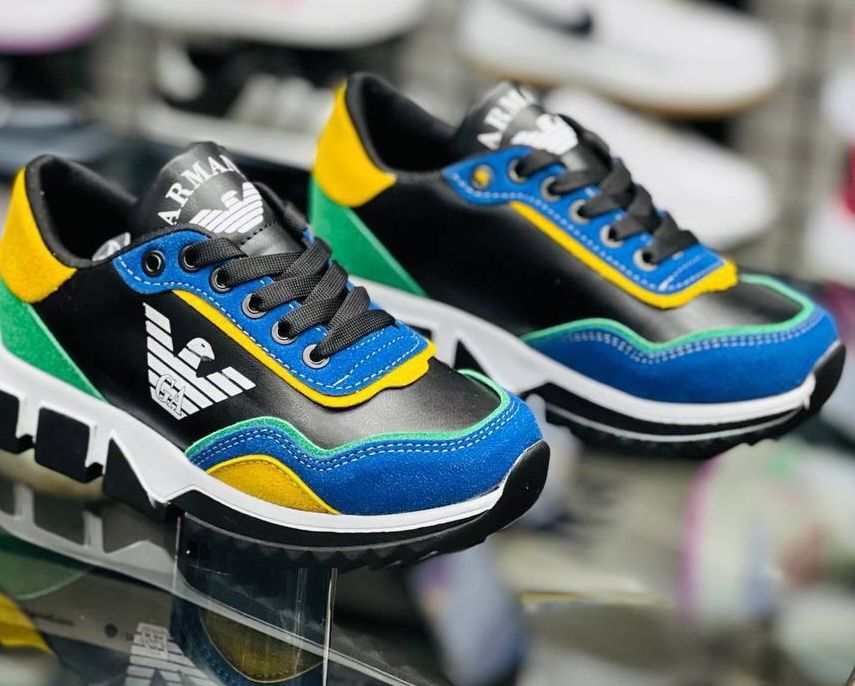 Adidasi fetite și baieti