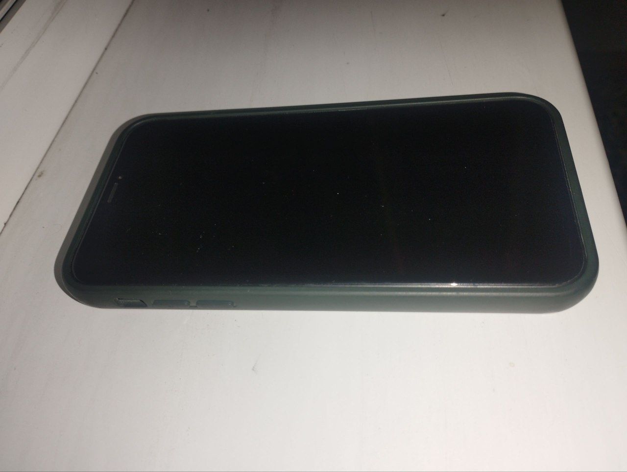 Iphone xr sotiladi/ 128 Gb/ 300 minli rasxodi bor ekranga