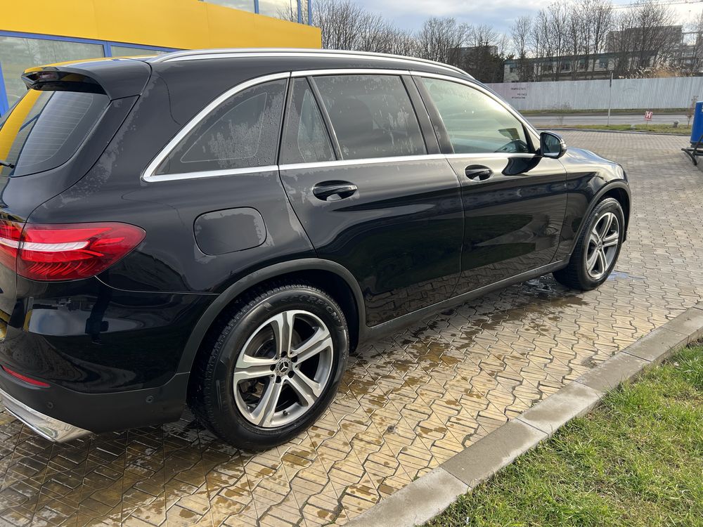 Mercedes Glc 250D /Schimb cu Garsoniera