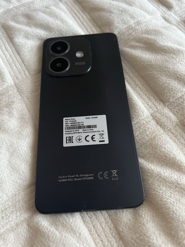 Продам OPPO A3 в отличном состоянии