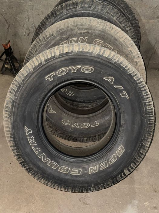 Комплект шин для внедорожника