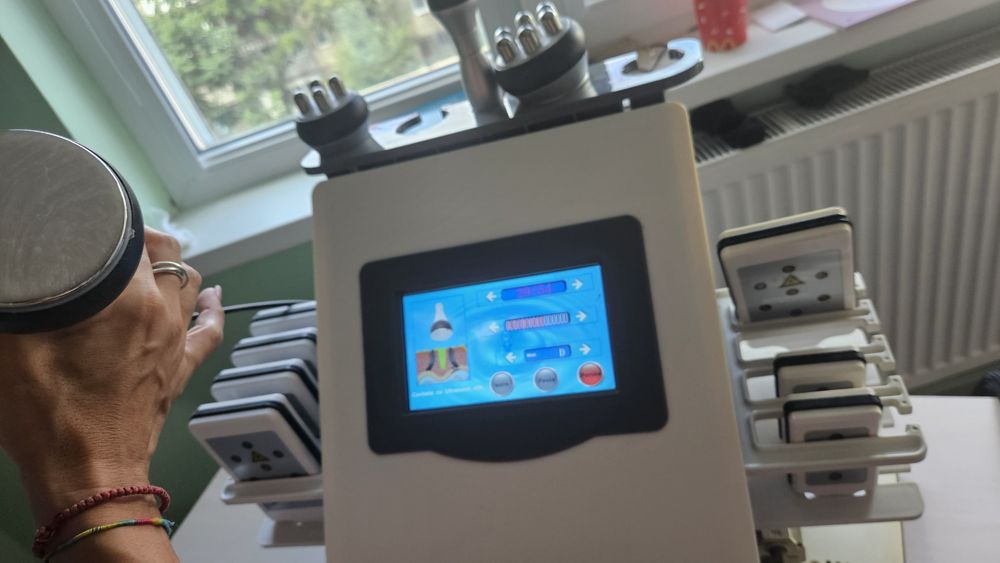 Aparat Remodelare Corporala 6 in 1, Vacuum, Cavitatie cu RadioF,