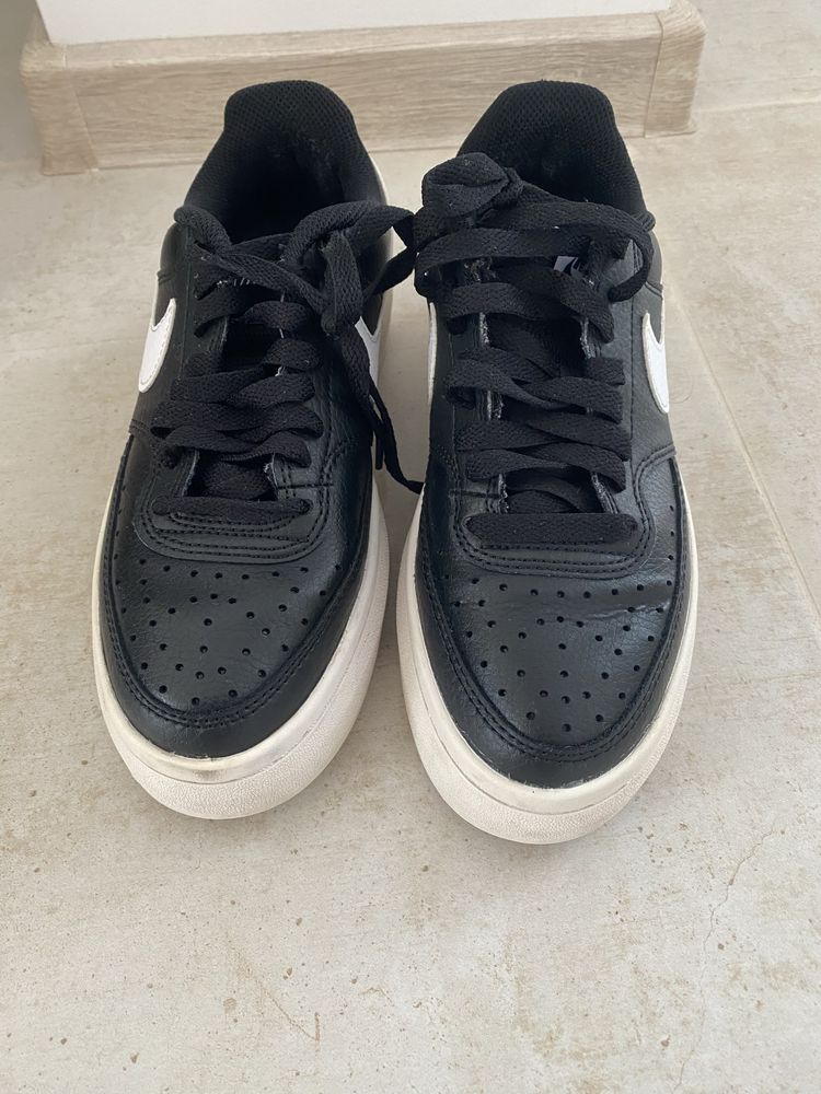 Дамски оригинални маратонки Nike