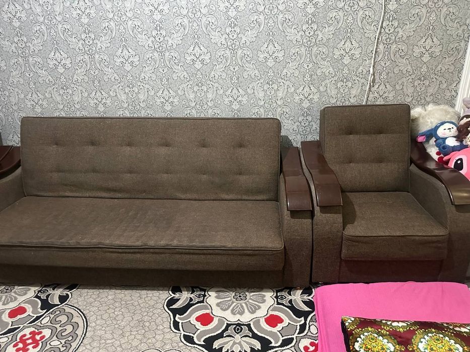Диван и две  кресло