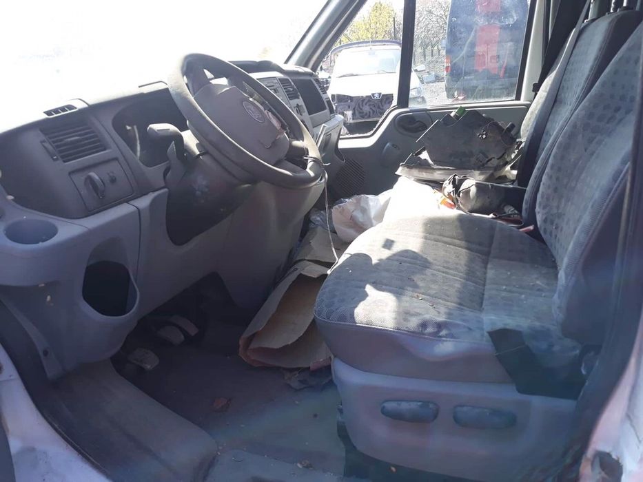 На части Ford Transit 2.2tdci предно задвижване 2008г