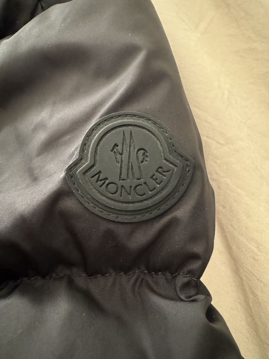 Geaca Moncler Montcla, marimea 5