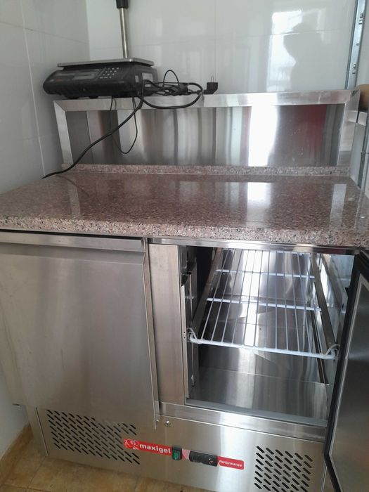 frigider masa pentru pizza