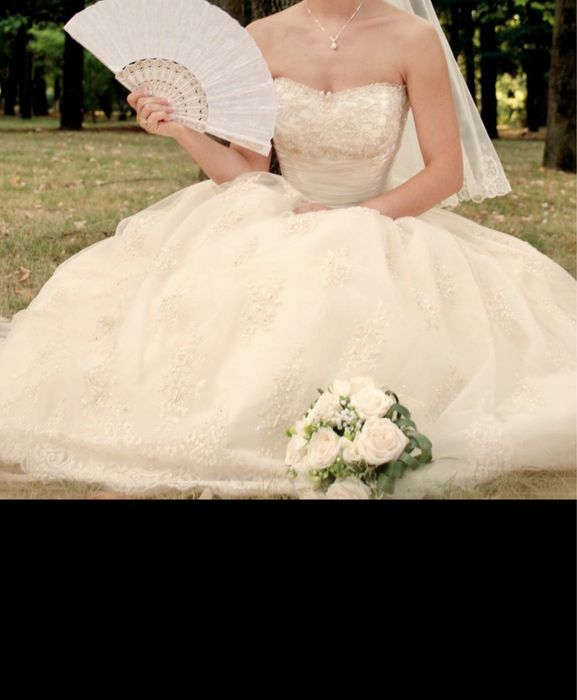 Rochie mireasa - corset si fusta