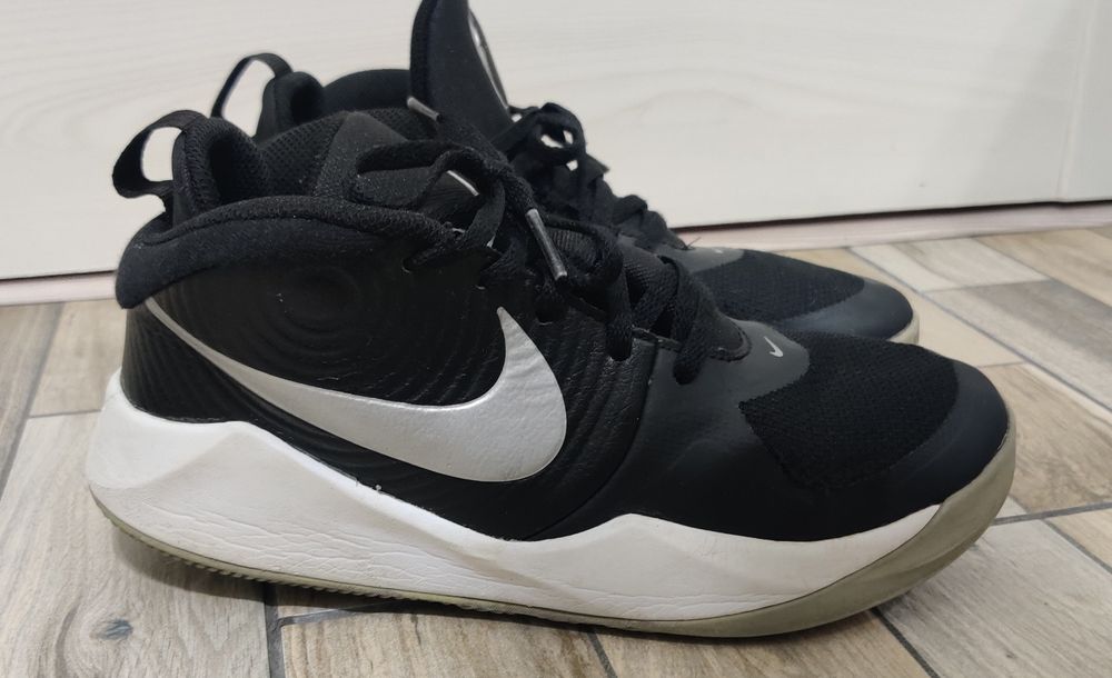 Ghete Nike Team Hustle D9 M.36.5 S.H