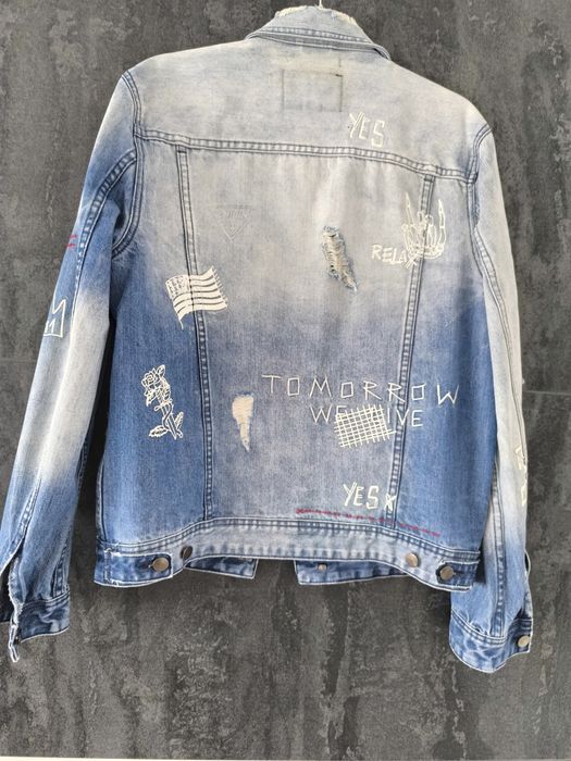 Geaca Guess din blug