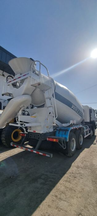 Автобетоносмеситель HOWO SINOTRUK