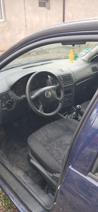 Vând Golf 4 1998
