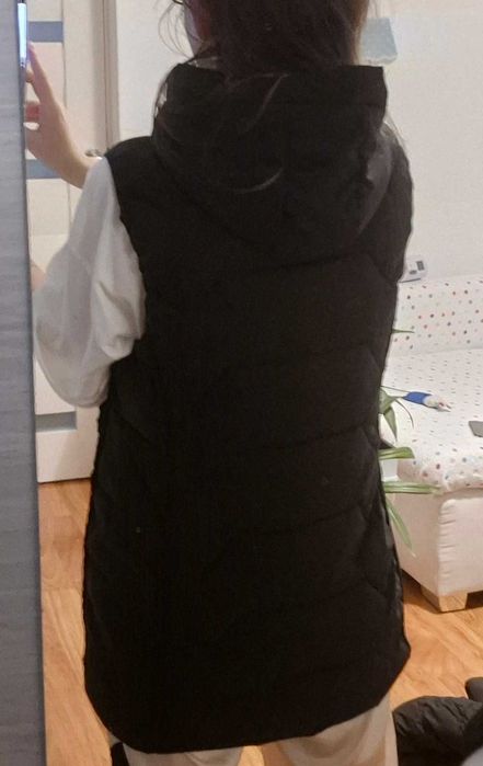 Vand geaca tip vesta negru