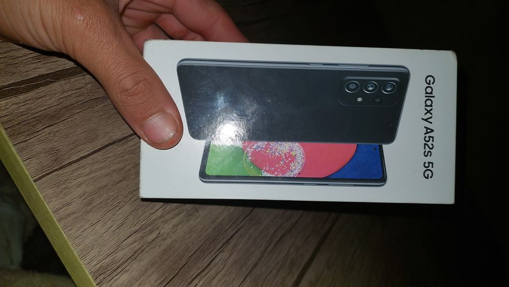 Samsung A52s 5G holati yangidek