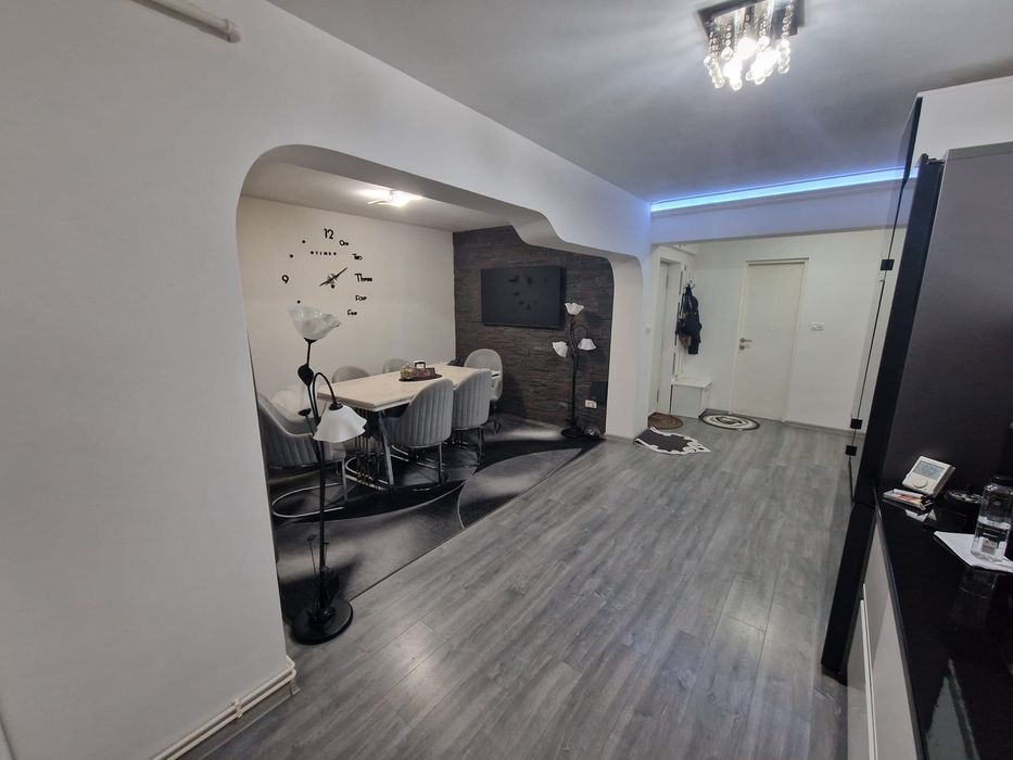 Apartament 3 camere la Vila