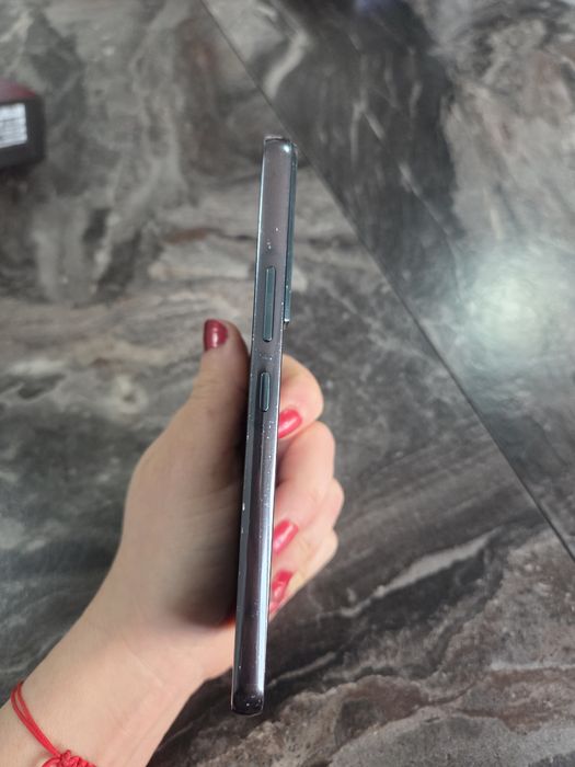 Samsung S22 и подарък case