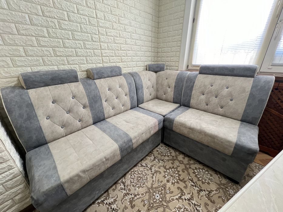 Ugolok Divan kuxinniy