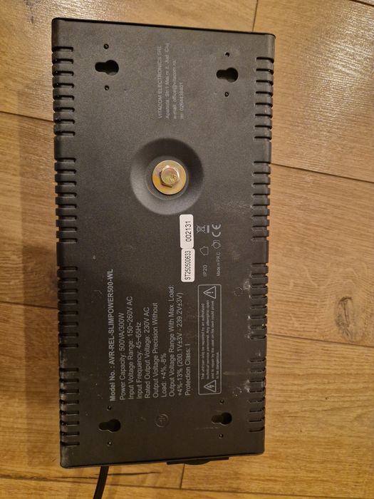 Stabilizator de tensiune cu releu, slim Well AVR-REL-SLIMPOWER500-WL,