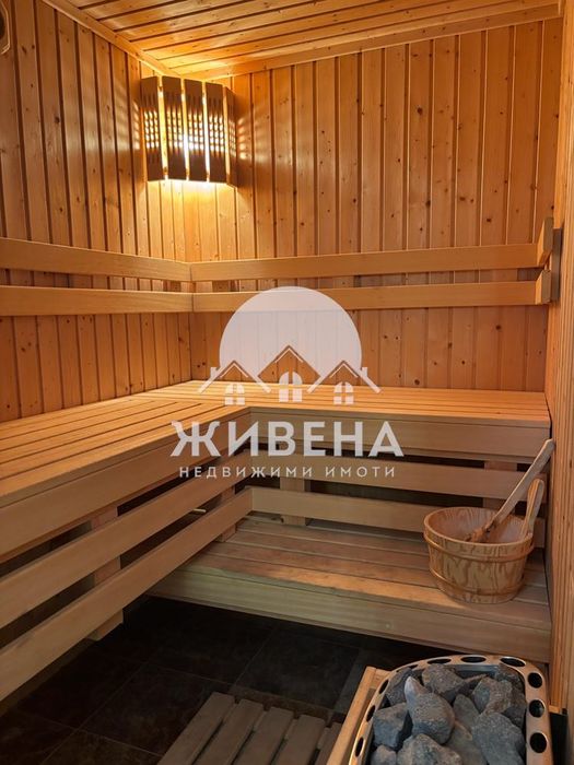 Продава триетажна обзаведена къща в с.Рогачево, площ 300 кв.м