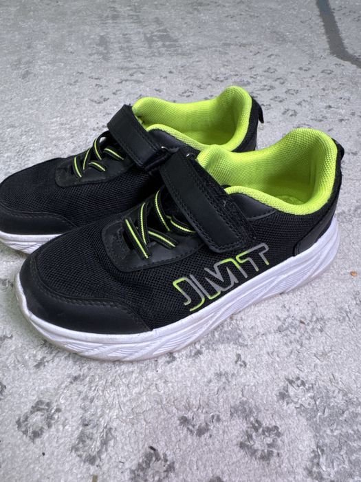 Кроссовки на мальчика