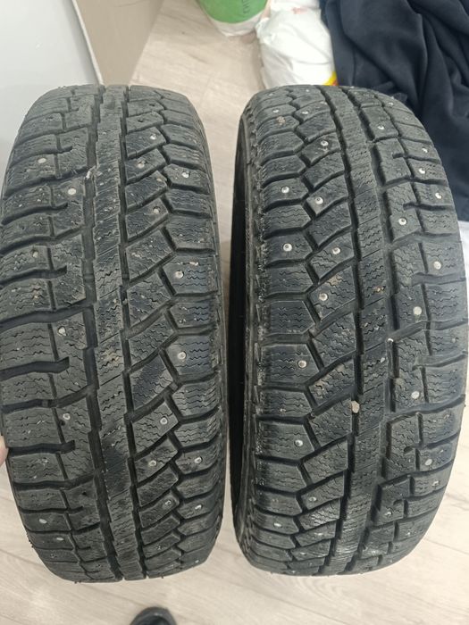 Продам зимние шины 2-шт 185.65 р.14