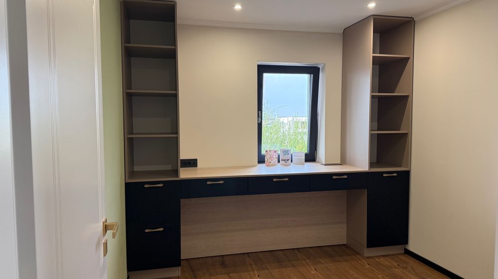 Mobilier birou plus dulapuri si sertare birou