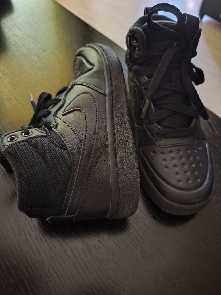 nike 32, zara 32 , asics 34,5 и 36