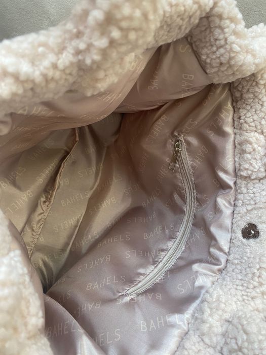 Чанта  дамска пухкава