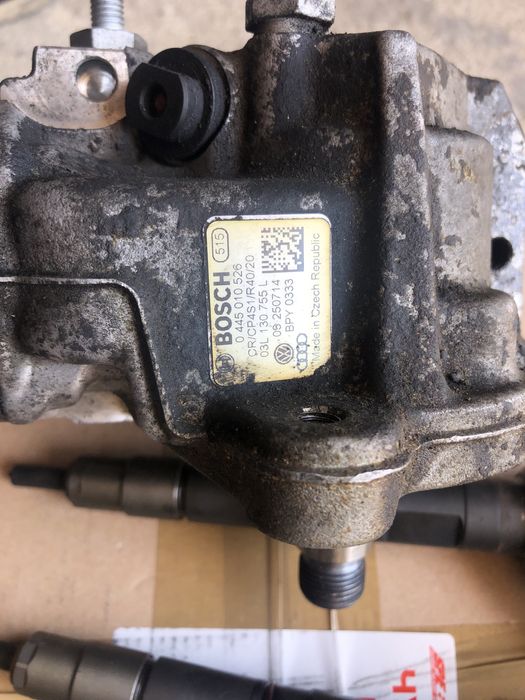Дюзи с Помпа за VW Passat b7 2.0 TDI и други модели Ваг 03L130277J