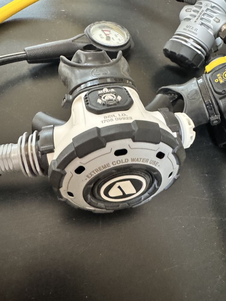 Regulator Apeks MTX-R nou garantie ( nu Scubapro, Mares)