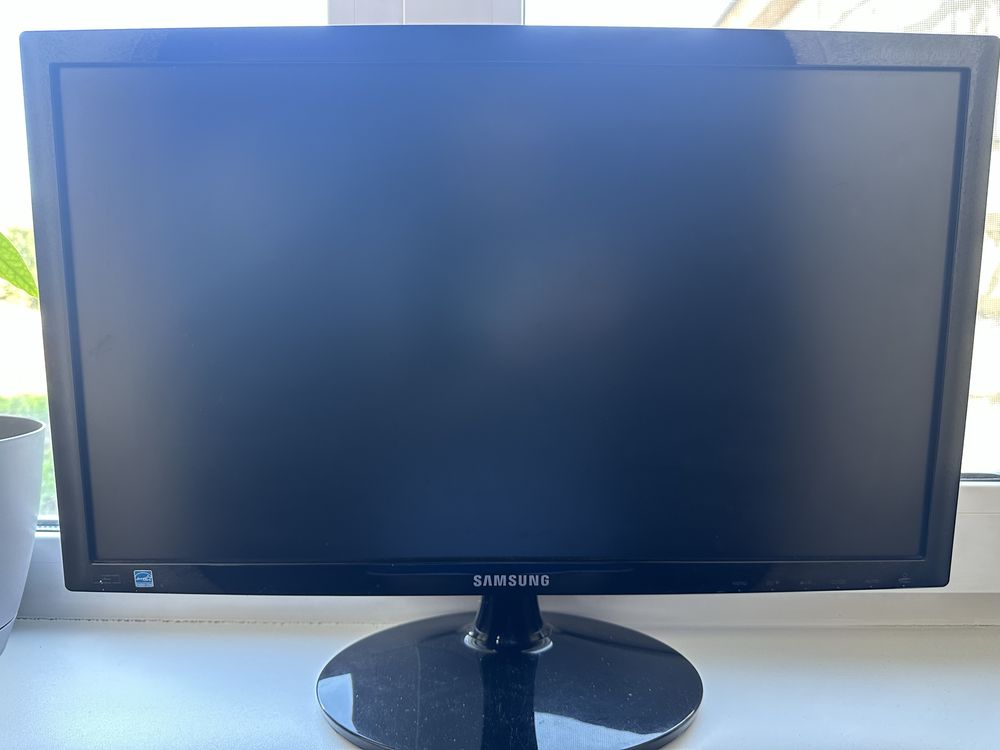 Продаю монитор Samsung S20B300N (20”, LED)