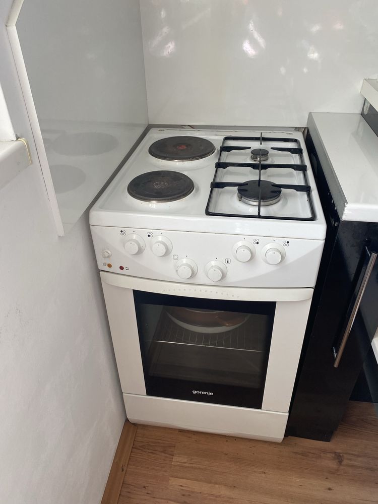 Комбинирана готварка печка Gorenje + газ.бутилка