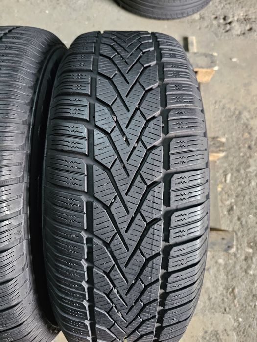 2 anvelope iarna  215 65 16 Semperit